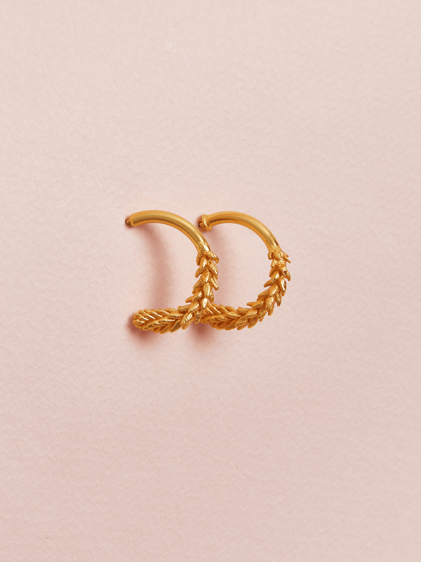 Aretes Candonga Suculenta Punticas Dorada