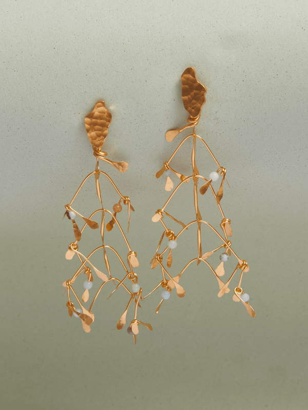 Aretes Midi Hojas Piedras Chiribiquete Dorado