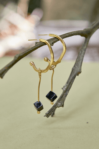 Aretes Candongas Péndulo Doradas Popurri Ónix Cubo