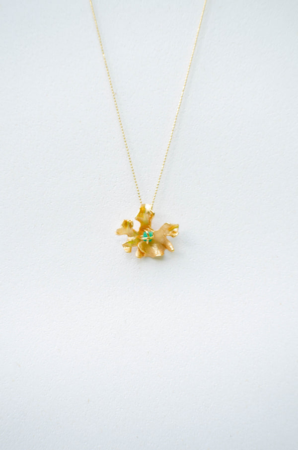 COLLAR LIQUEN ESMERALDA DORADO