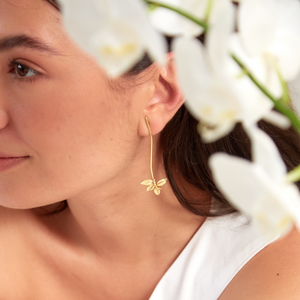 Aretes Palito Racimo Hojitas Dorado