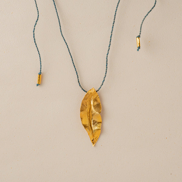 Collar maxi hoja huito dorado
