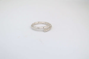 Anillo palo pino plata ley 925 - Pilú Joyería. Joyas y accesorios con diseños exclusivos