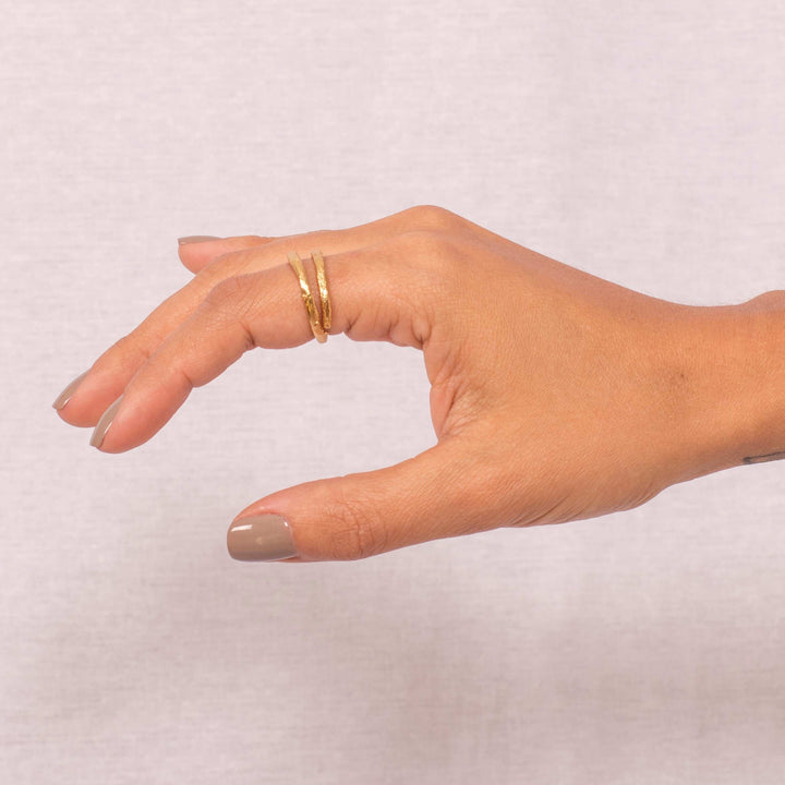 Anillo cuerno de venado dorado - Pilú Joyería. Joyas y accesorios con diseños exclusivos