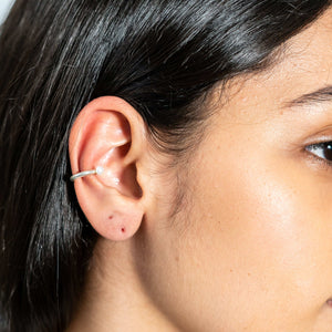 Ear cuff Perla Plata - Pilú Joyería. Joyas y accesorios con diseños exclusivos
