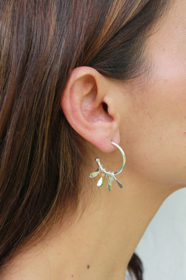 Aretes Candongas Pequeñas Hojas Chiribiquete Plateado