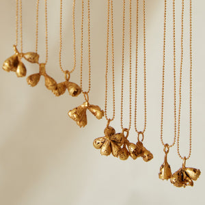 Collar Racimo Campanita Eucalipto Baño de Oro