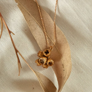 Collar Racimo Campanita Eucalipto Baño de Oro