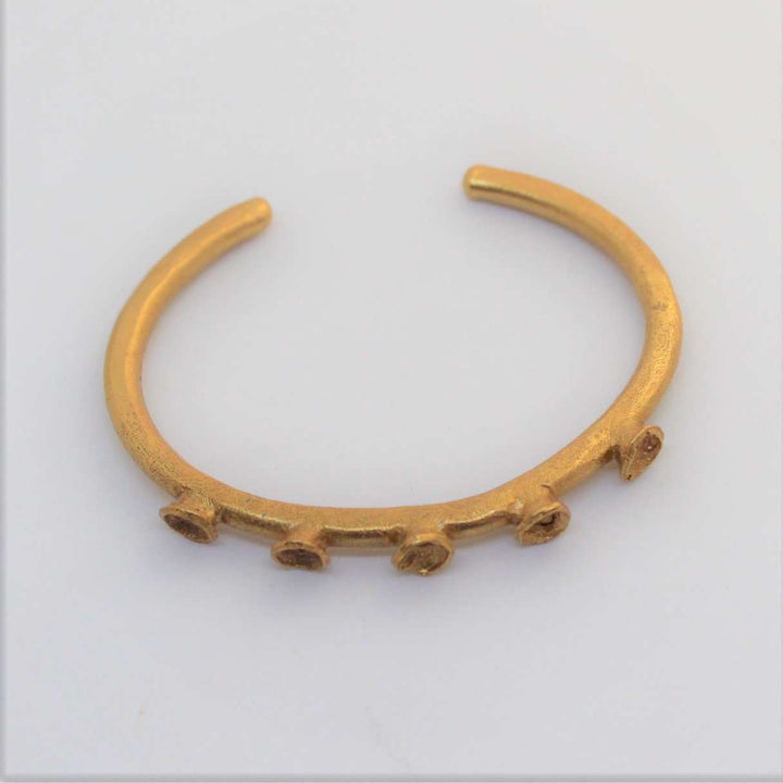 Pulsera aro campanitas eucalipto - Pilú Joyería. Joyas y accesorios con diseños exclusivos